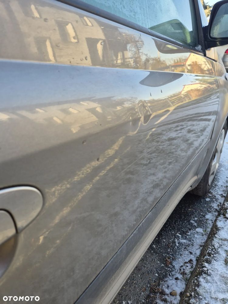 Toyota Yaris 1.0 Base - 6