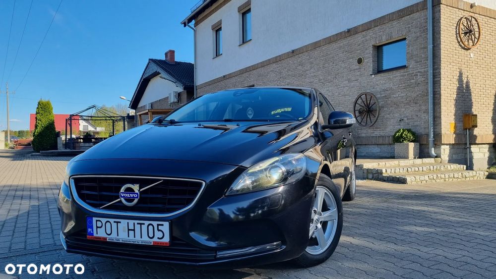 Volvo V40 T2 Momentum - 1