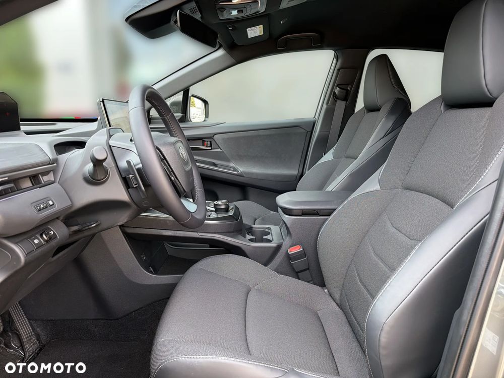 Toyota C-HR+ - 13