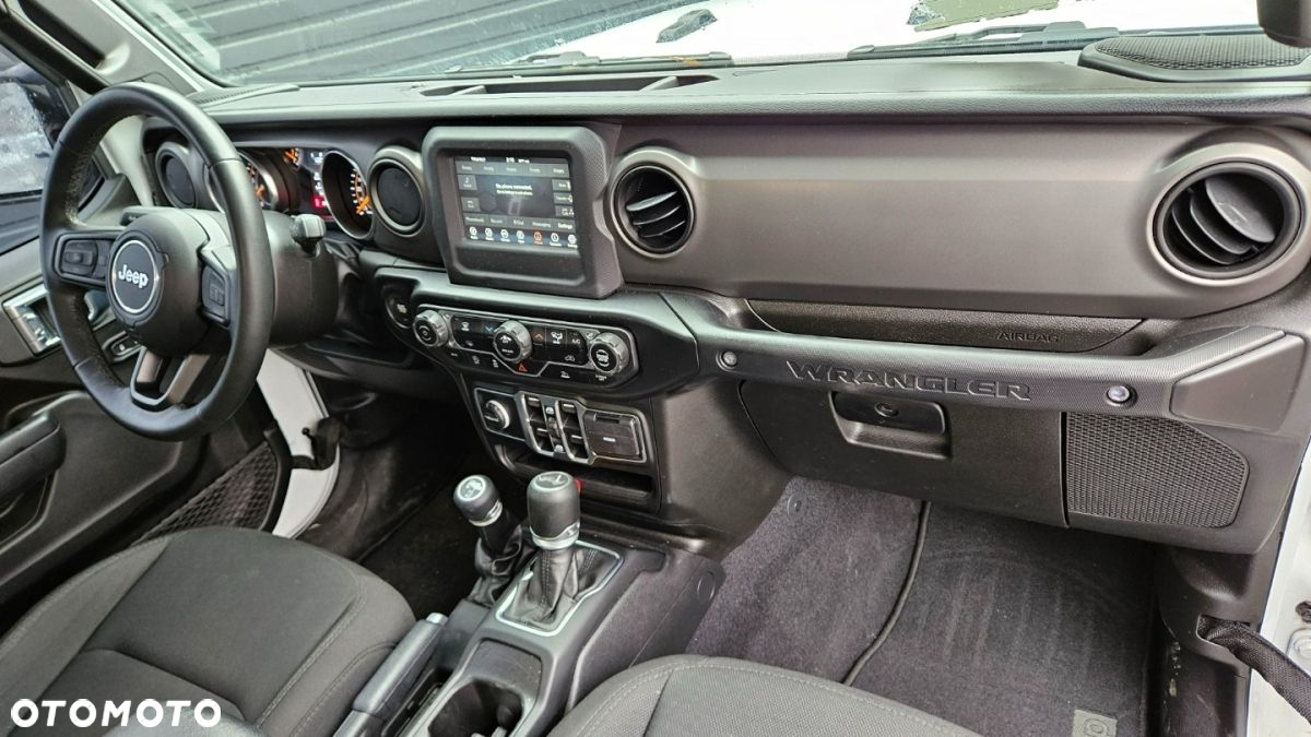 Jeep Wrangler - 24