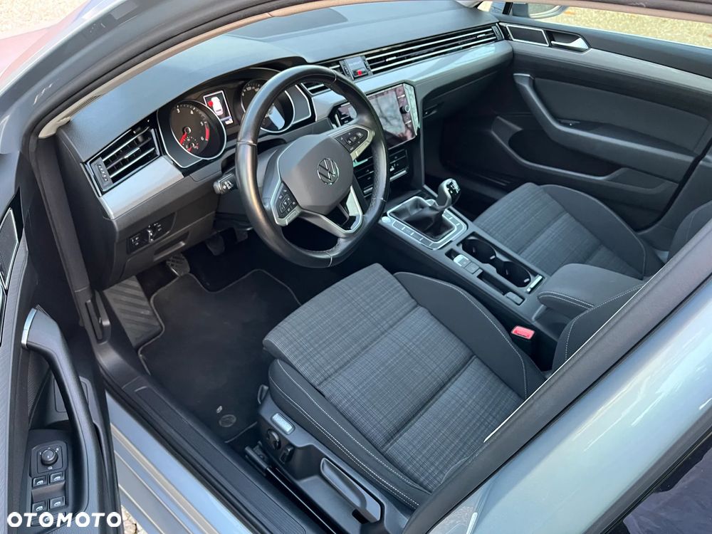Volkswagen Passat - 5