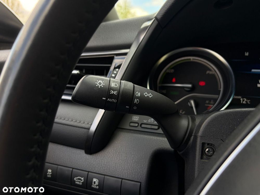 Toyota Camry 2.5 Hybrid Comfort CVT - 25