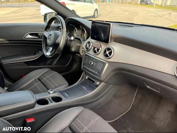 Mercedes-Benz CLA 200 7G-DCT - 10