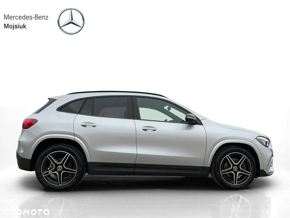 Mercedes-Benz GLA - 8