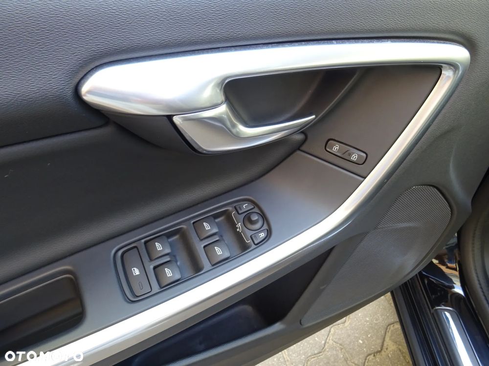 Volvo V60 D2 Drive-E Momentum - 18