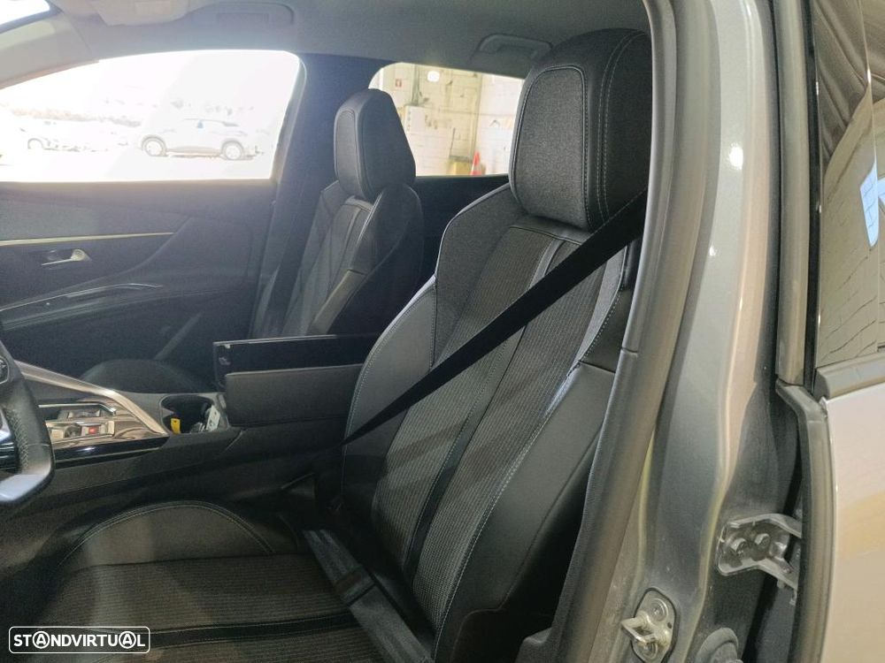 Peugeot 3008 1.6 Hybrid Allure Pack e-EAT8 - 6