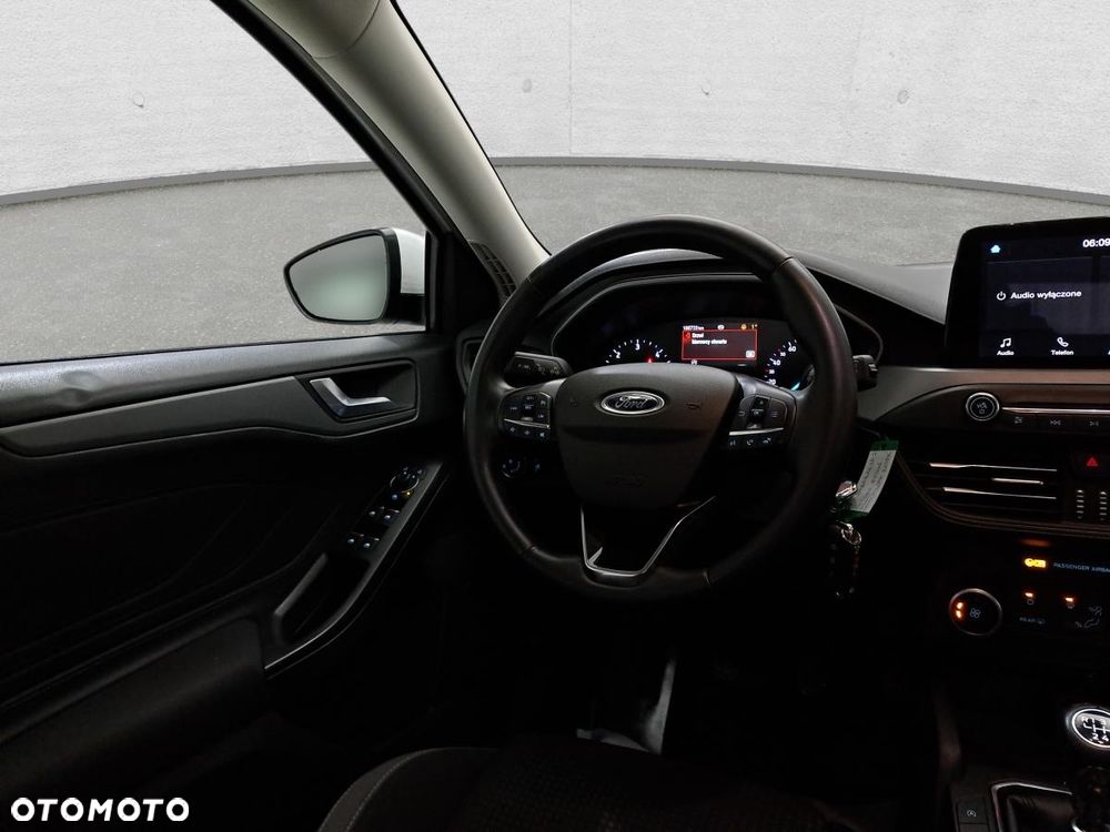 Ford Focus ver-1-5-ecoblue-scr-titanium - 11