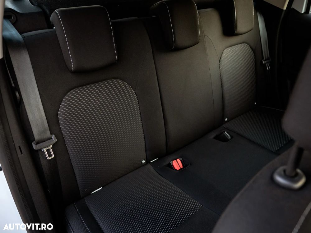 Dacia Duster 1.5 Blue dCi 4WD Comfort - 26