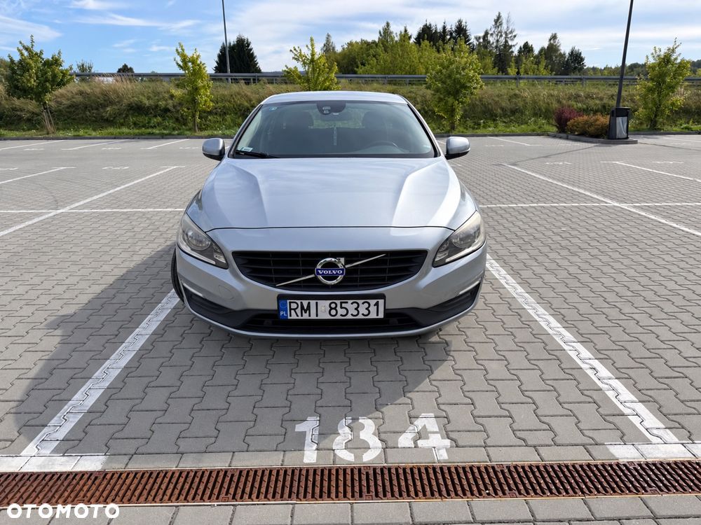 Volvo V60 D2 Drive-E Dynamic Edition (Momentum) - 2