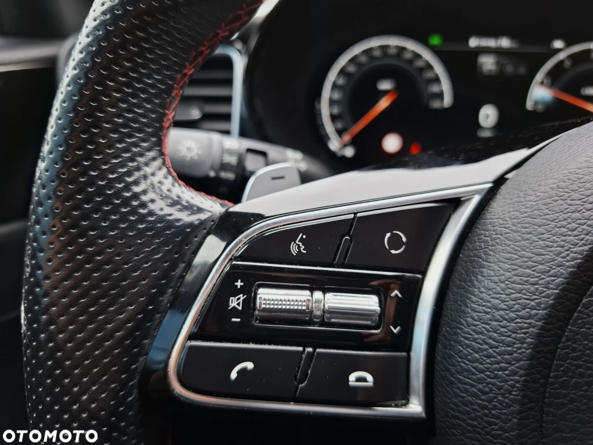 Kia ProCeed 1.6 T-GDI GT DCT - 14