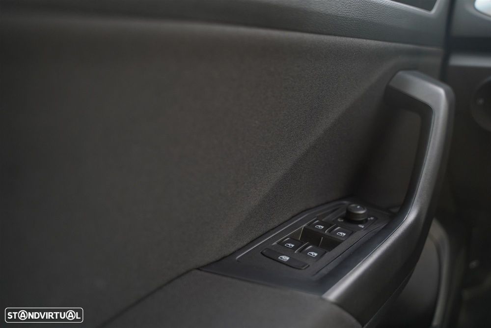 VW T-Roc 1.0 TSI Urban - 17