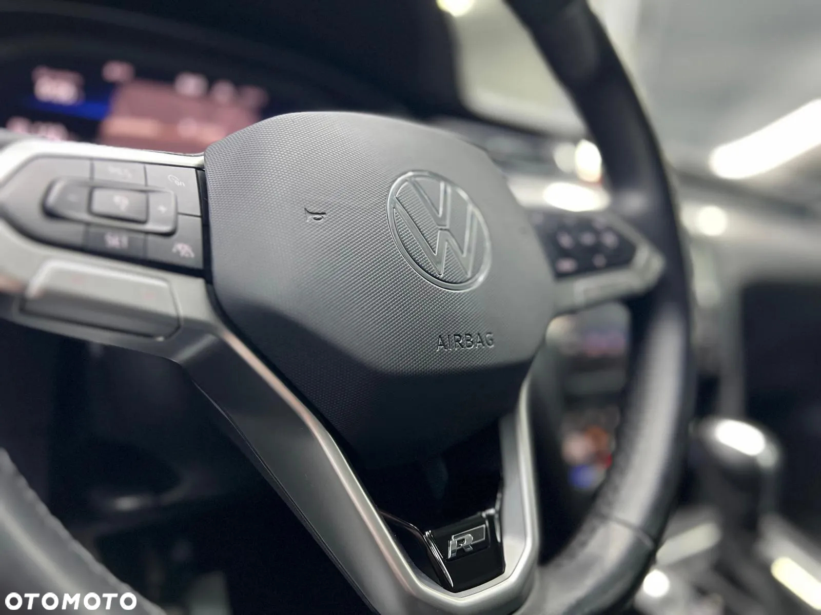Volkswagen Passat Variant 2.0 TDI SCR DSG 4Motion Business - 19