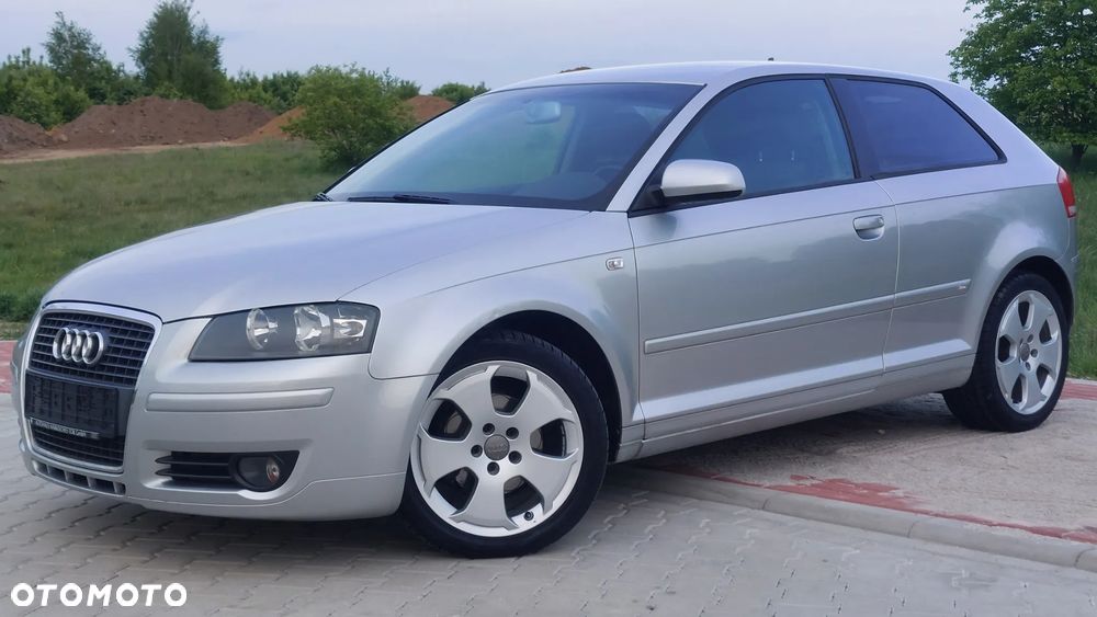 Audi A3 ver-1-6-fsi-attraction - 1