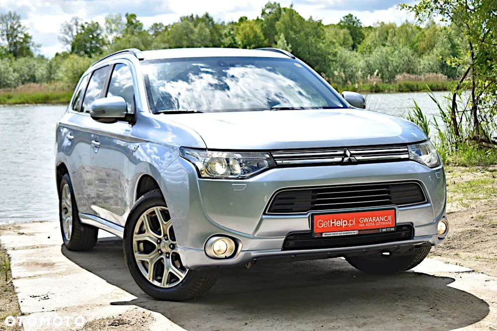 Mitsubishi Outlander 2.0 4WD Plug-In Hybrid Top - 2