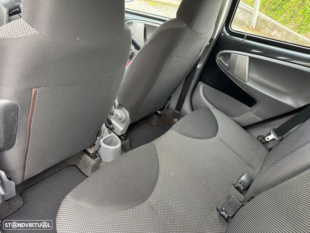 Toyota Aygo 1.0 + AC - 11