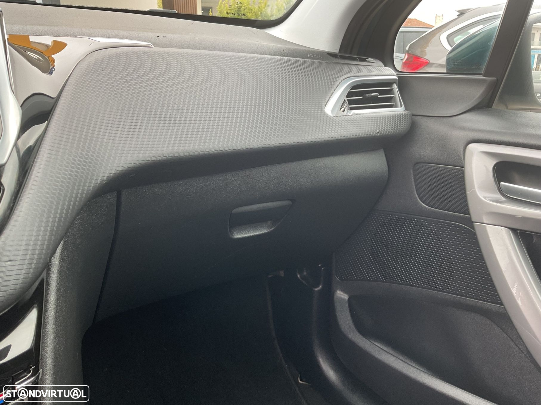 Peugeot 2008 1.6 BlueHDi Allure - 37