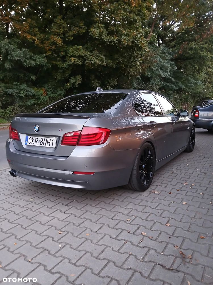 BMW Seria 5 528i - 10