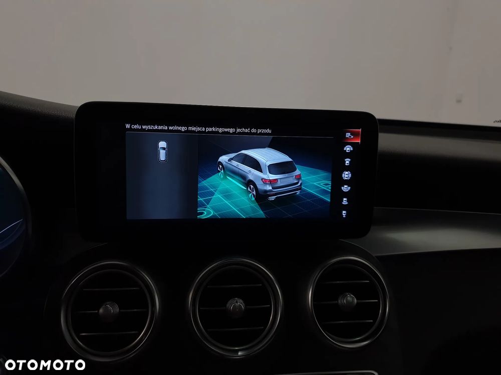 Mercedes-Benz GLC 300 de 4Matic 9G-TRONIC AMG Line Plus - 25