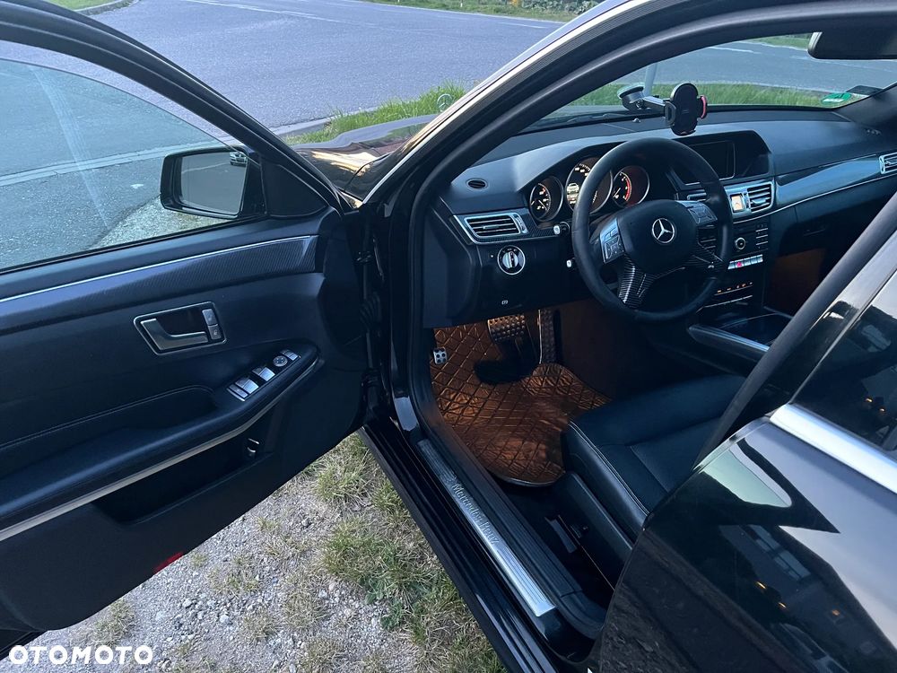 Mercedes-Benz Klasa E 220 BlueTEC 4Matic 7G-TRONIC - 11