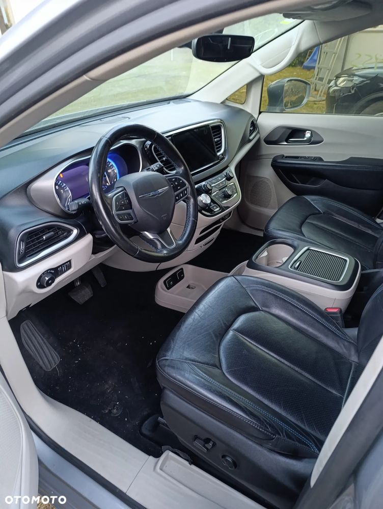 Chrysler Pacifica - 9