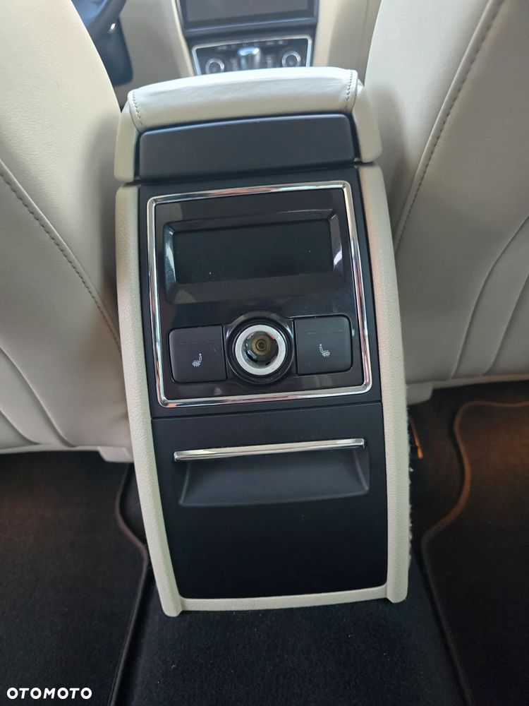 Skoda Superb 1.8 TSI Elegance DSG - 25