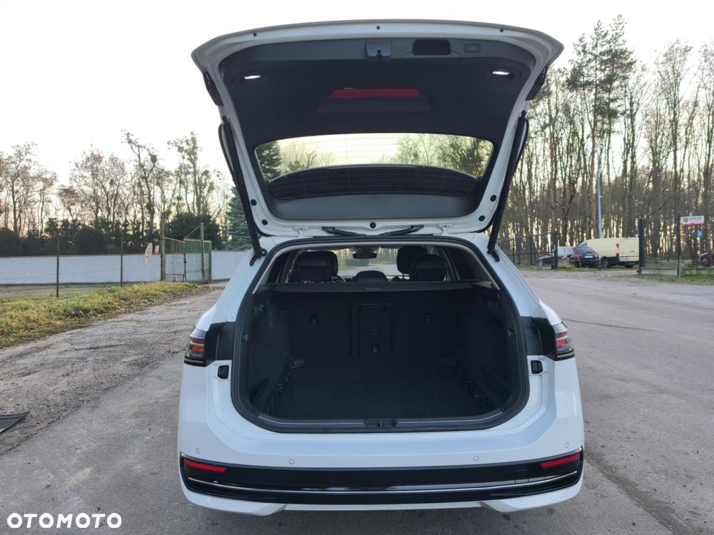 Volkswagen Passat 2.0 TDI SCR DSG Elegance - 13