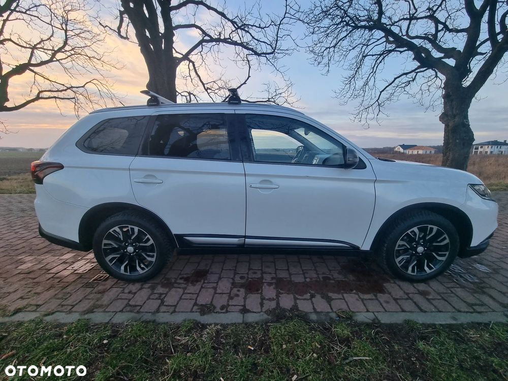 Mitsubishi Outlander 2.2 DID Intense + 4WD - 38