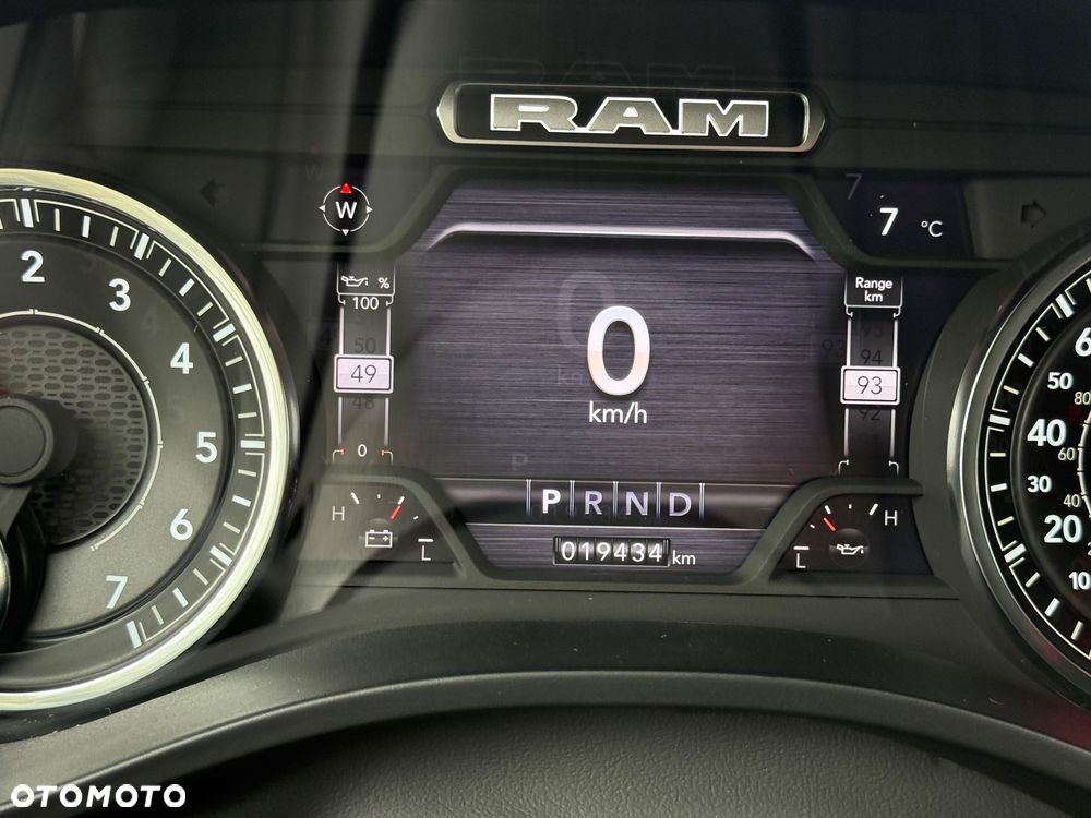 RAM 1500 5.7 Crew Cab Laramie - 17