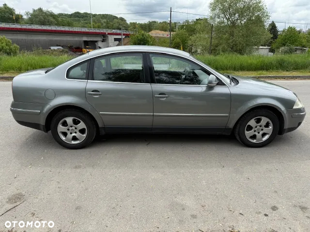 Volkswagen Passat - 2