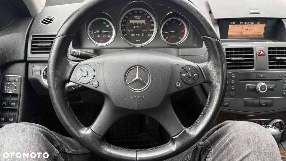 Mercedes-Benz Klasa C 220 CDI DPF Automatik BlueEFFICIENCY - 16