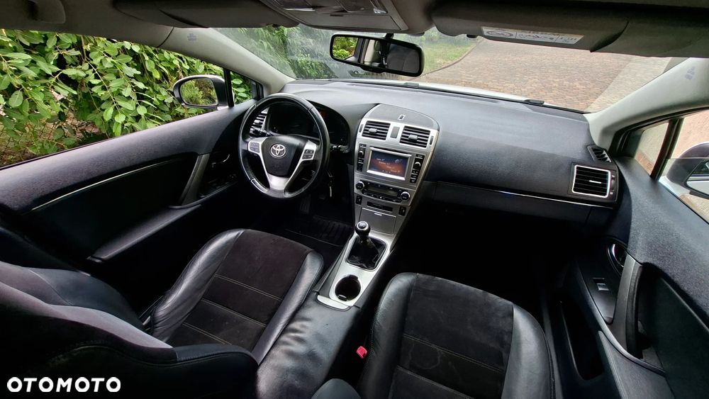 Toyota Avensis Touring Sports 1.8 Executive - 15