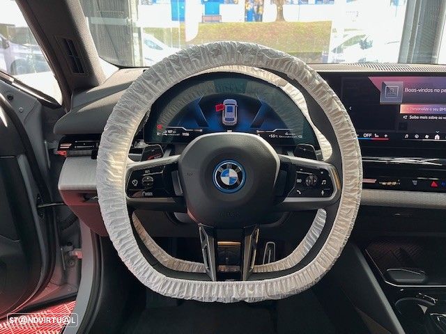 BMW 530 e Pack Desportivo M - 13