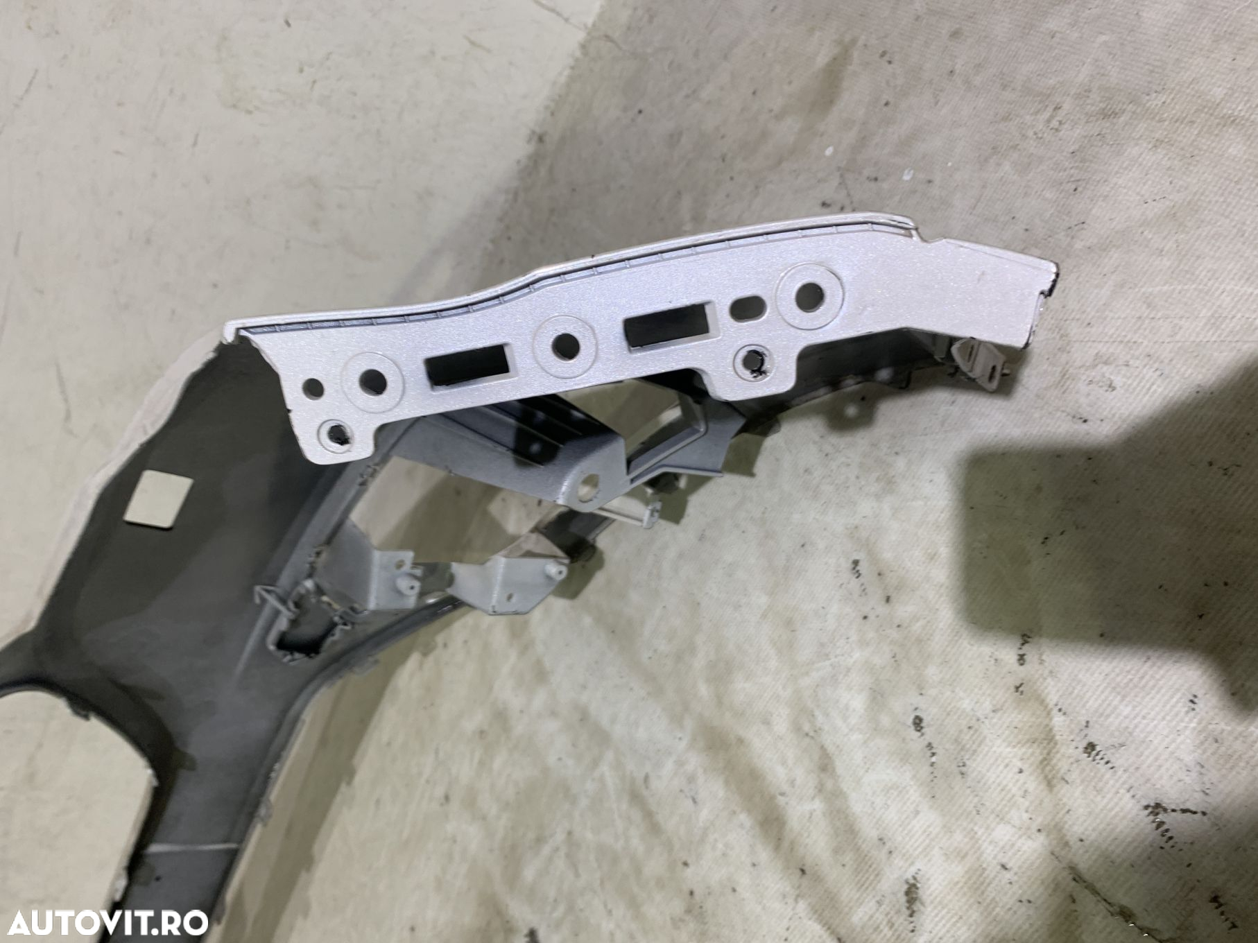 Bara fata Ford Kuga, 2017, 2018, 2019, cod origine OE GV44-17757-V, cu gauri pentru spalatori faruri si senzori de parcare (4). In stare foarte buna. - 6