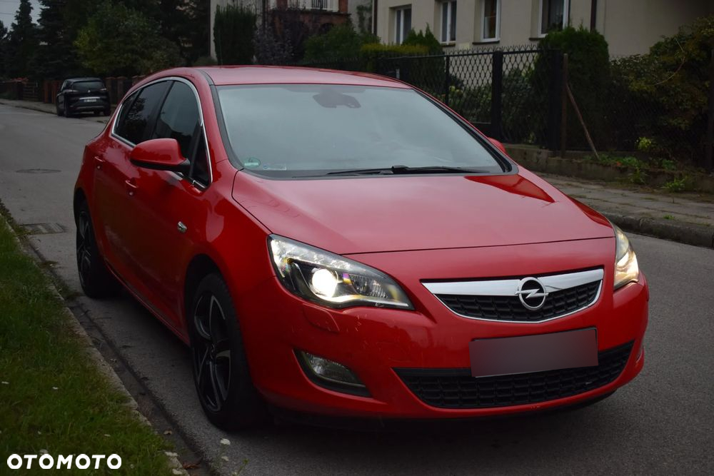 Opel Astra IV 1.6 T Cosmo - 14