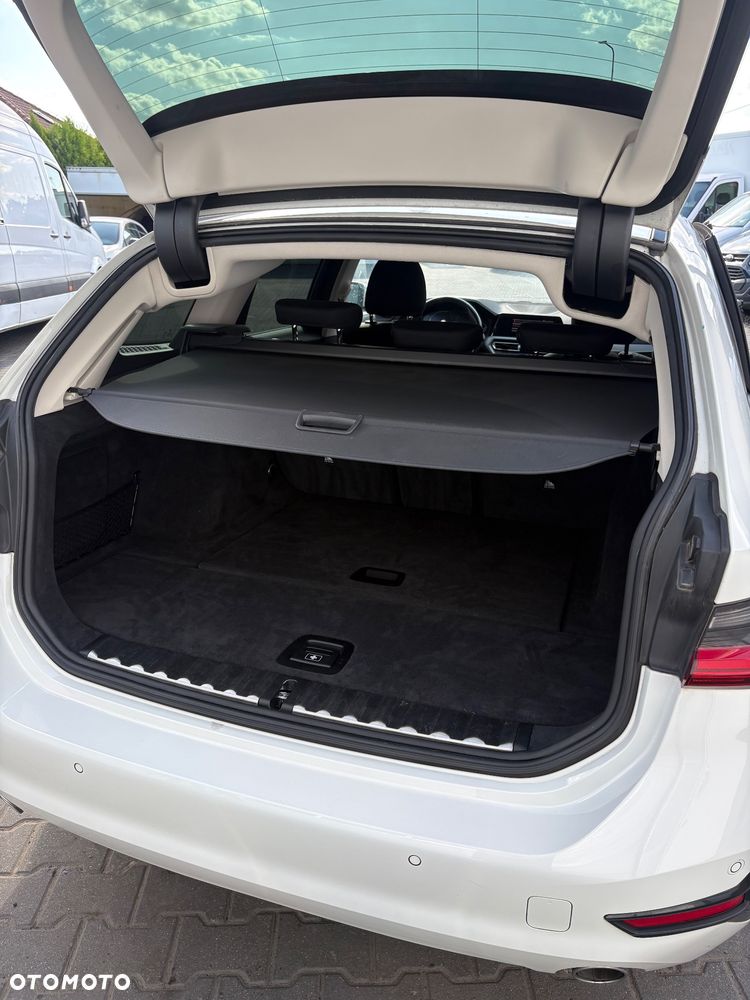 BMW Seria 3 316d mHEV - 21