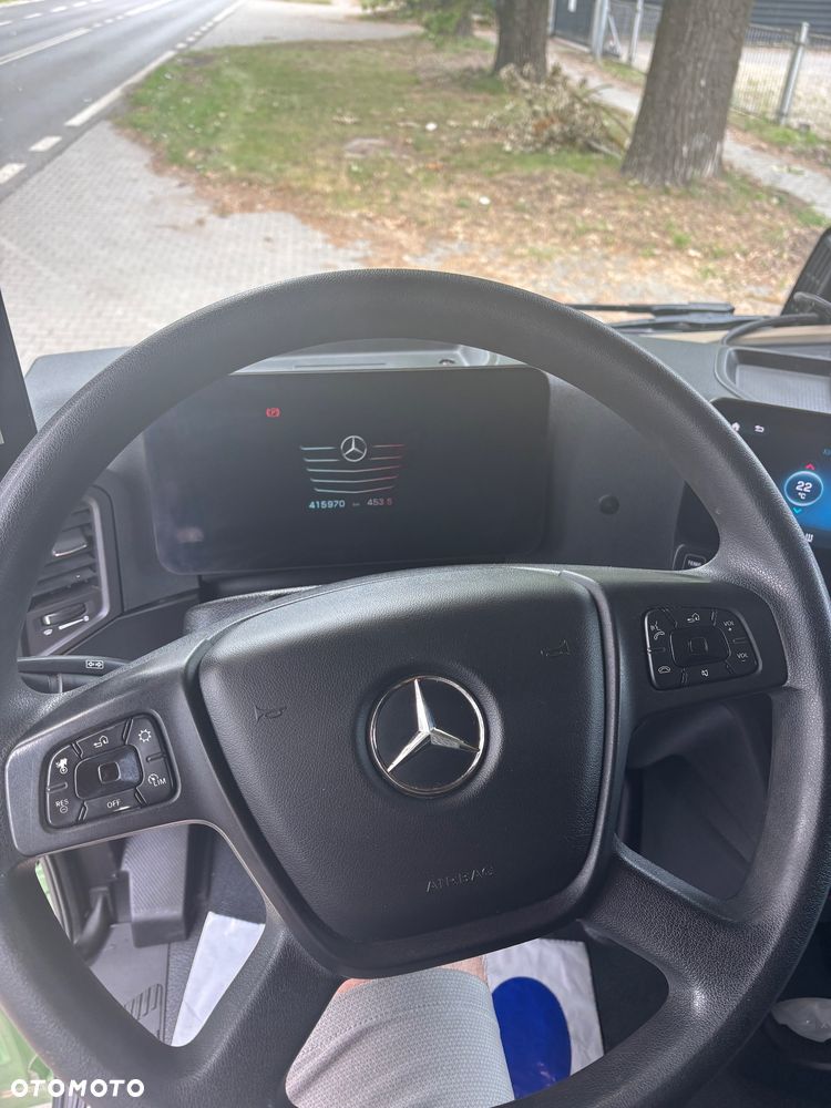 Mercedes-Benz Actros - 17