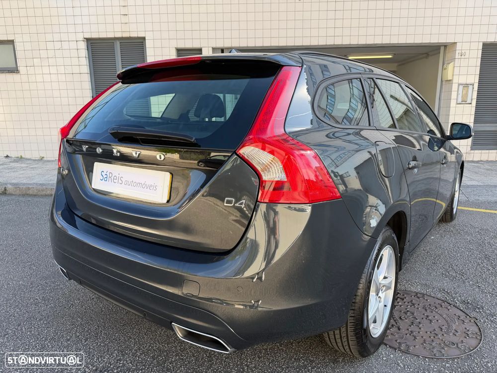 Volvo V60 2.0 D4 Momentum Eco - 42