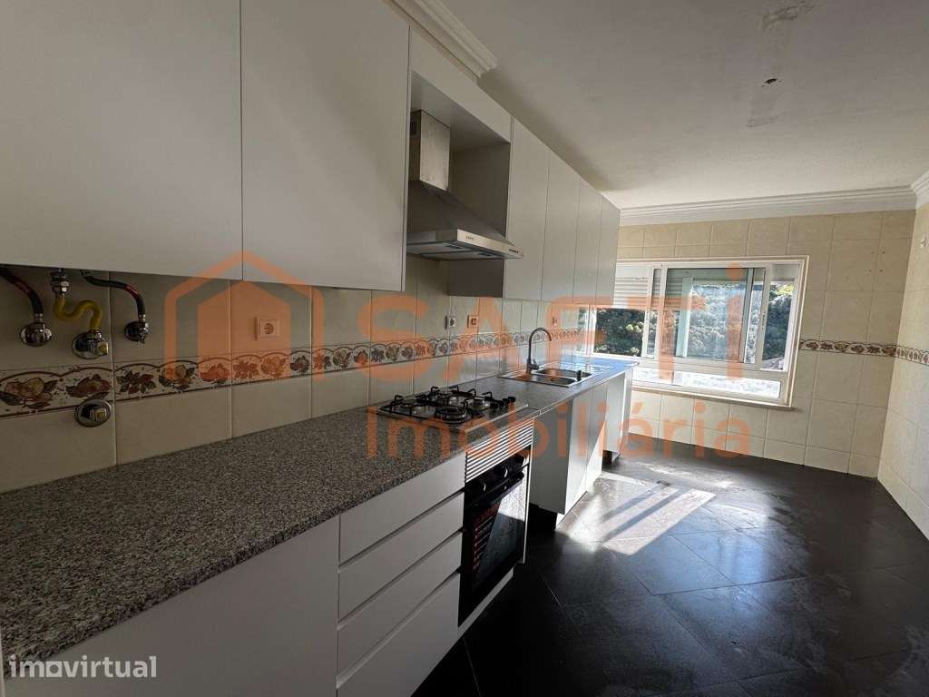 Apartamento T3 para Arrendamento em Ramada - Grande imagem: 5/26