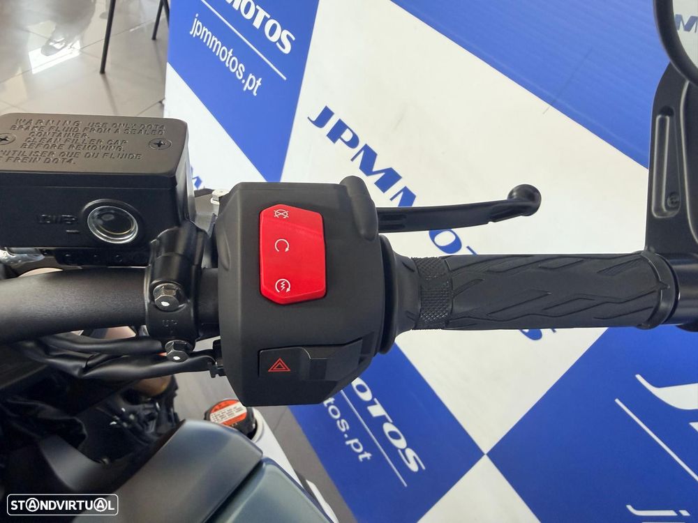 Suzuki GSX 8T - 7