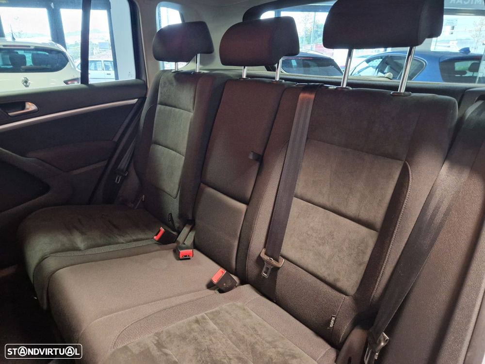 VW Tiguan 2.0 TDi Sport BlueMotion - 21