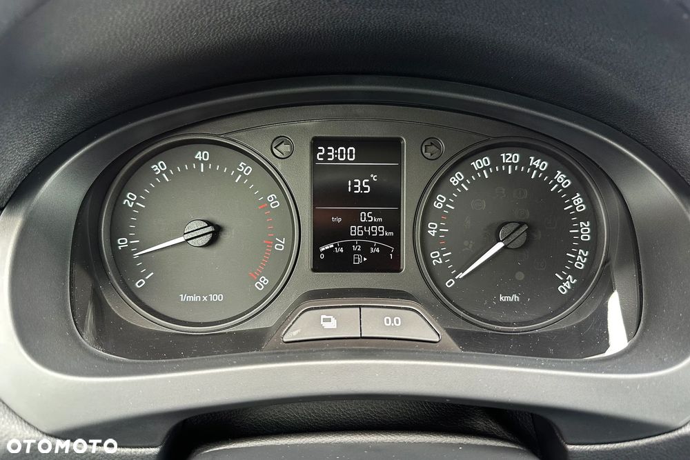 Skoda RAPID - 23