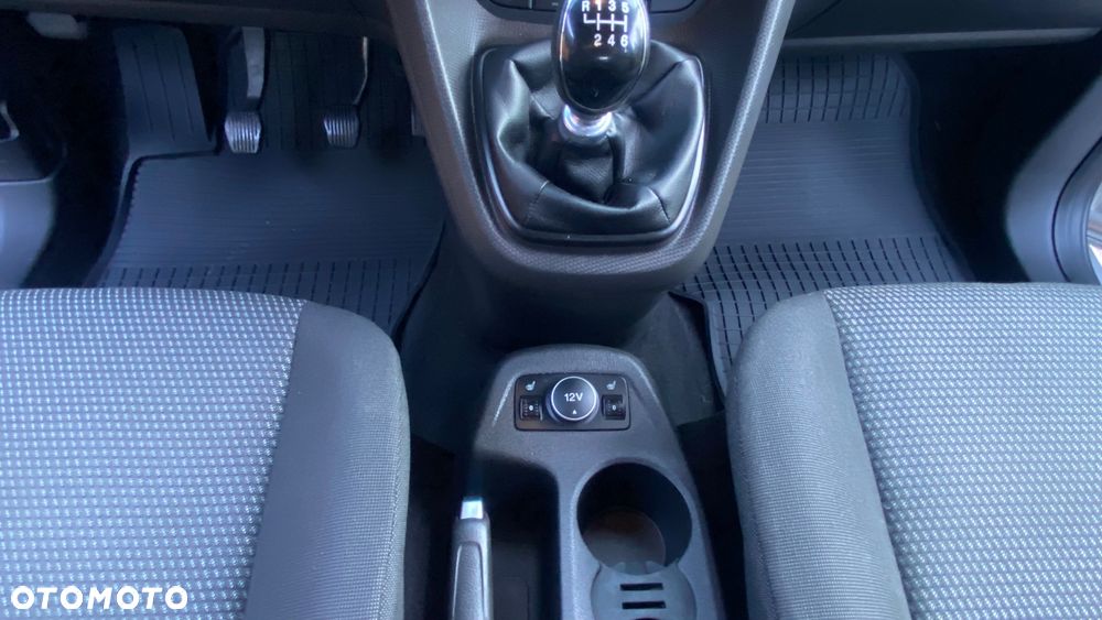 Ford Tourneo Connect - 15