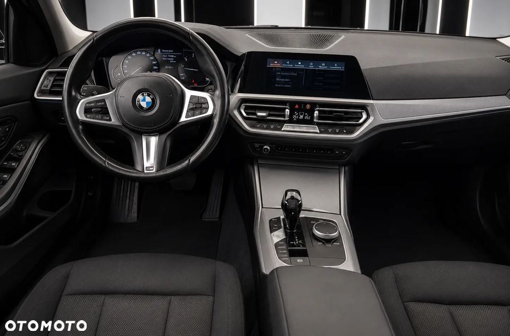 BMW Seria 3 318i M Sport - 6