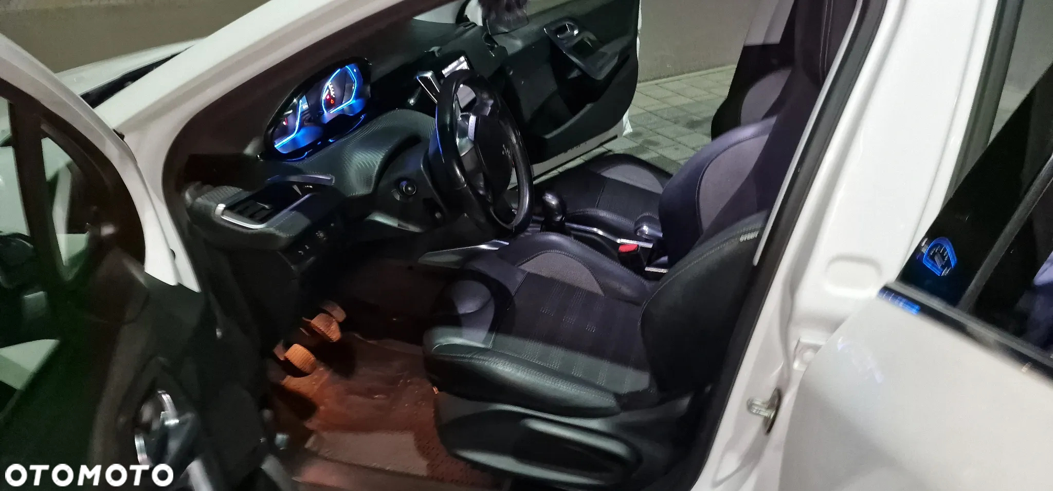 Peugeot 2008 1.6 VTi Allure - 12