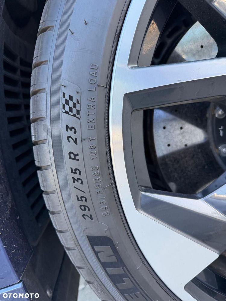 Audi RS Q8 - 25