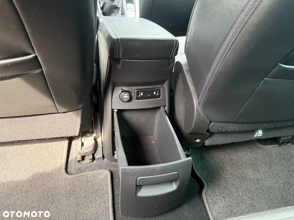 Renault Grand Scenic - 10