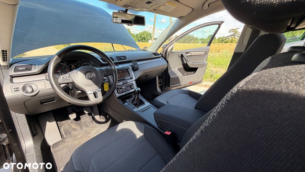 Volkswagen Passat Variant 2.0 TDI DPF Sportline - 10