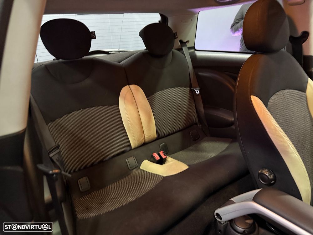 MINI 3 Portas Cooper D - 17