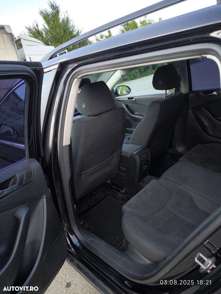 Volkswagen Passat - 12
