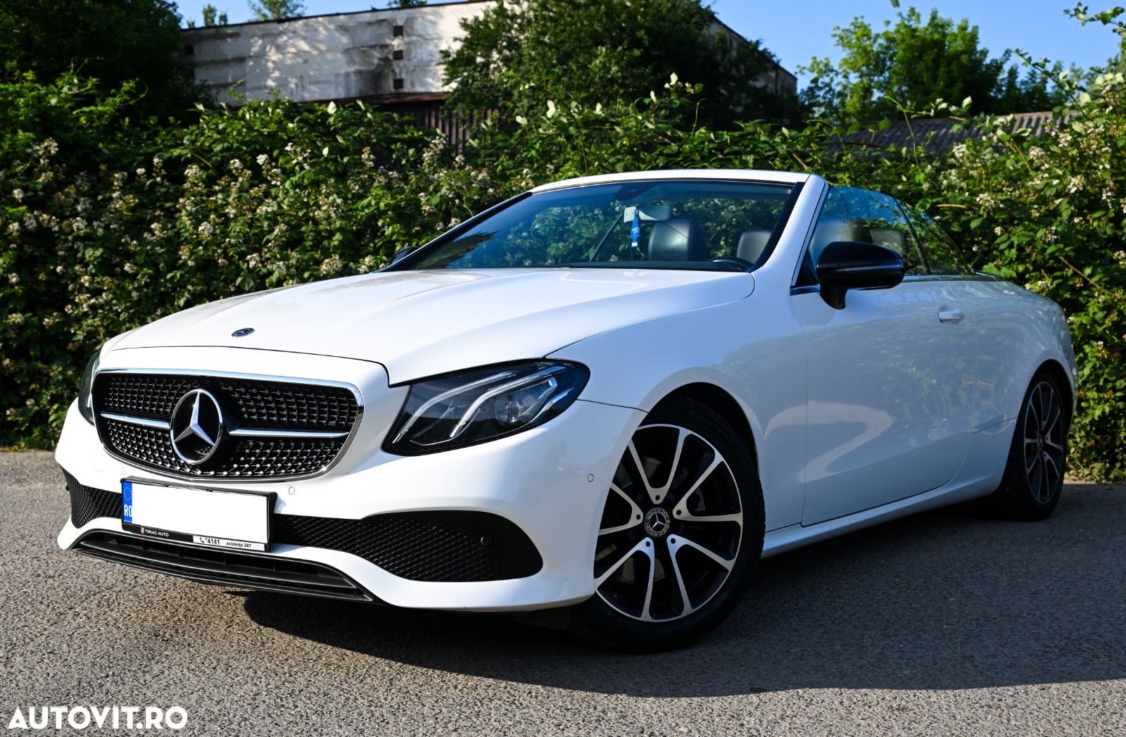 Mercedes-Benz E 200 Coupe Aut. - 1